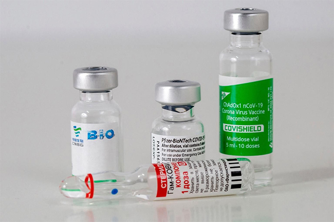 Four COVID jabs effective in reducing risks in vaccinated, foreign study reveals