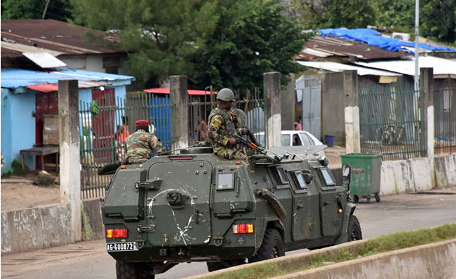 Army seizes power in Guinea and arrests president