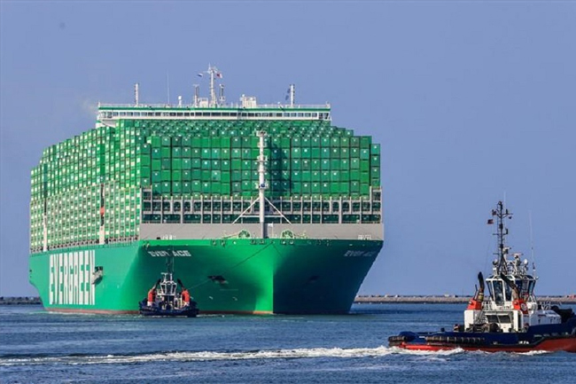 Ever Ace: Worlds largest container ship calls at Colombo Port