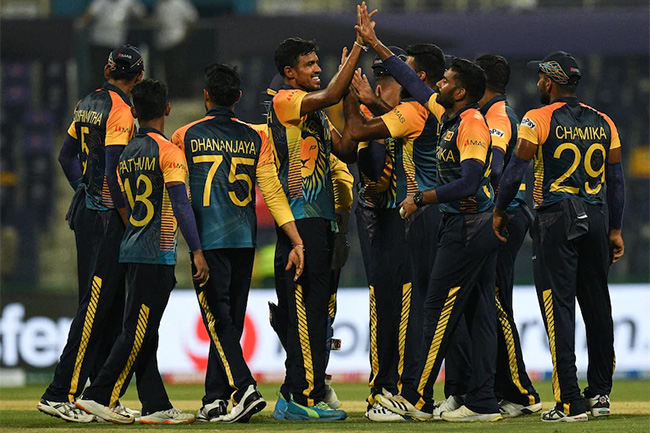 Sri Lanka through to Super 12 after thumping win over Ireland