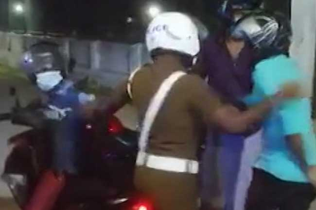 Cop interdicted for assaulting two youths in Eravur 
