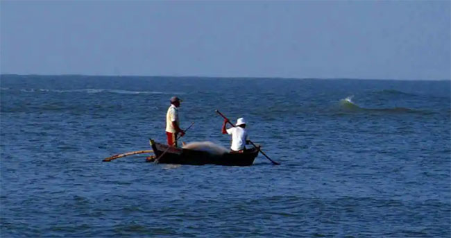 Indian Navy apprehends two Sri Lankan fishermen