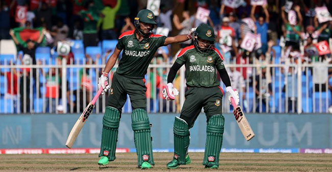 Naim, Rahim lift Bangladesh to 171/4