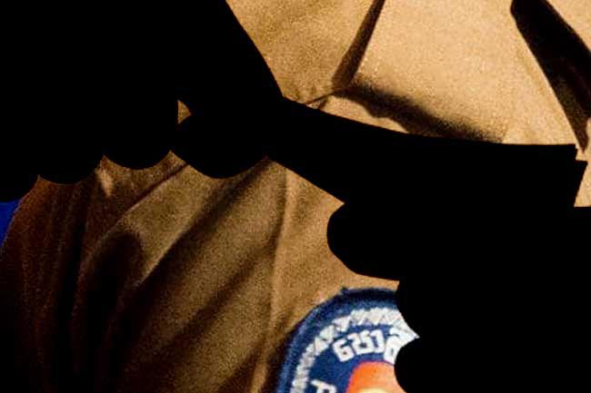 Wanathawilluwa OIC arrested on bribery charges