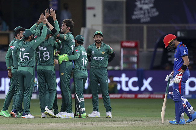 T20 World Cup: Stunning Asif Ali cameo powers Pakistan to the top of the table