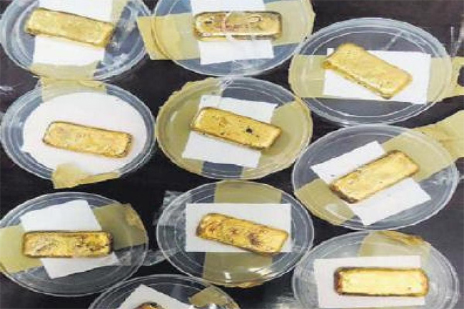 Ten Sri Lankans smuggling over 3kg of gold nabbed at Indian airport