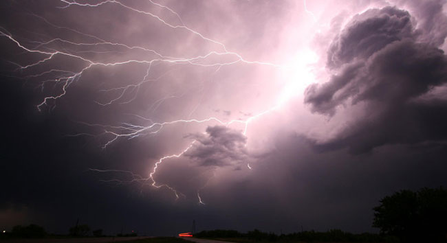 Weather advisory for severe lightning and heavy rain