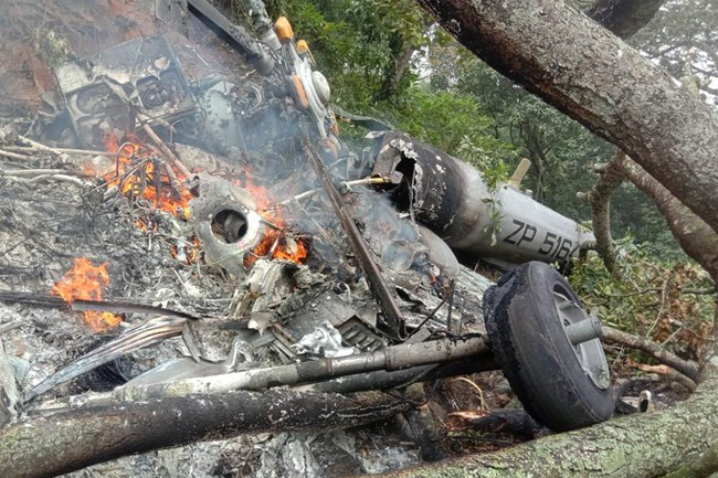 Helicopter crashes in TN with Indian Chief of Defence Staff on board