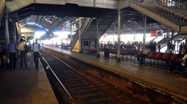 Railway engine drivers, guards call off strike