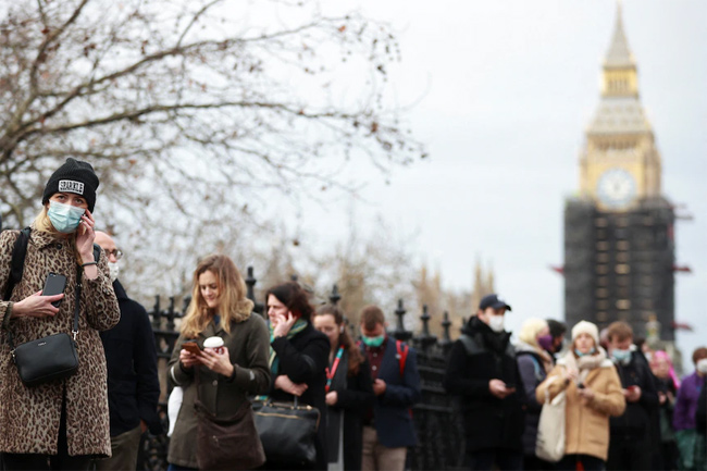 UK reports highest daily COVID cases since pandemic began