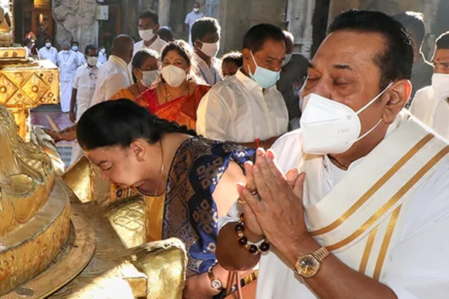 PM Rajapaksa offers prayers at Tirupati