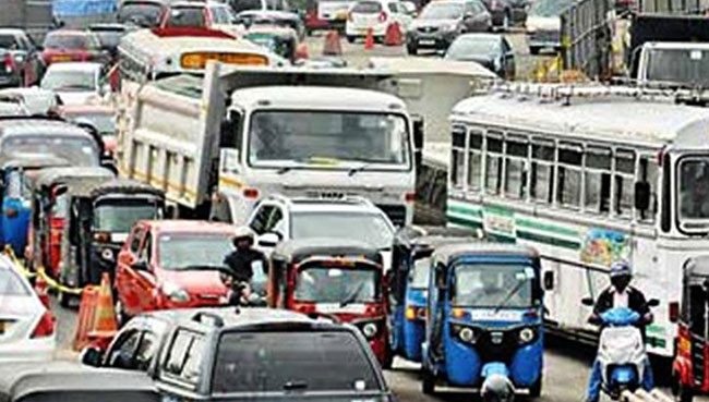Colombo-Horana road blocked due to a protest