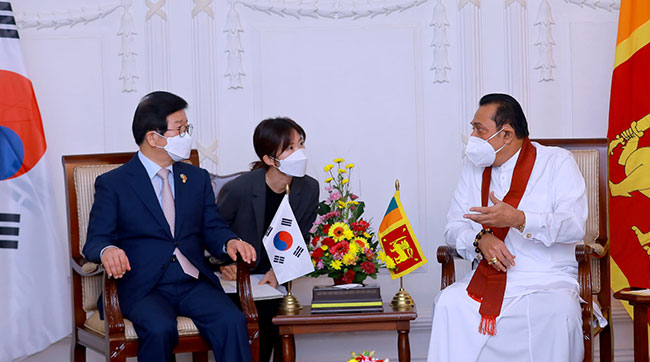 PM requests for more employment opportunities for Sri Lankans in South Korea