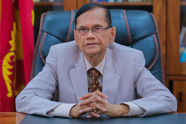 Foreign Minister to make an official visit to India