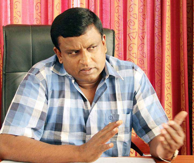 Eraj Fernando resigns as Mayor of Hambantota