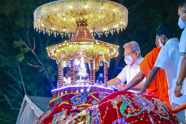 Gangarama Navam Perahera paraded under Presidents patronage