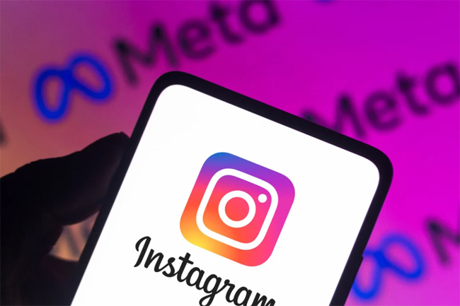Instagram banned in Russia over calls to violence