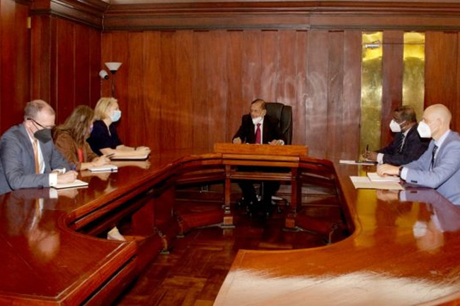 Foreign Minister meets Core Group on Sri Lanka