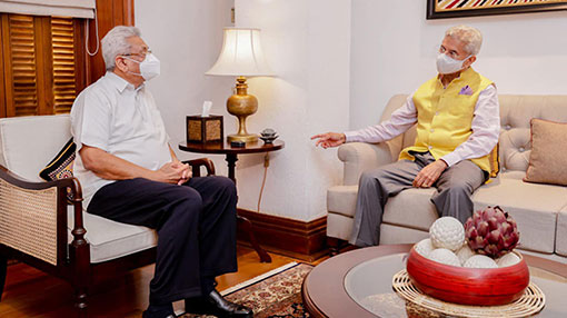 Indian foreign minister meets Sri Lankan President and PM