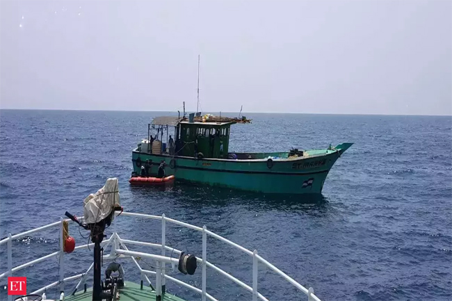 Indian court tells central govt to bring back Indian fishermen from Sri Lanka