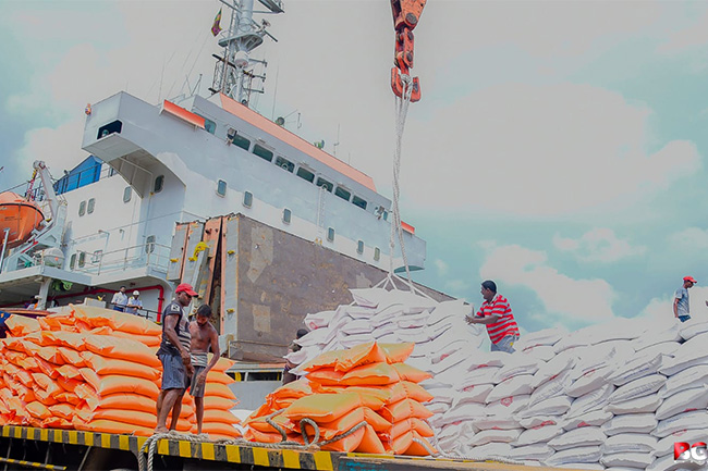 Shipment of 11,000 MT of rice arrives in Sri Lanka
