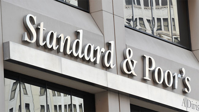 S&P downgrades Sri Lankas foreign currency rating amid economic crisis