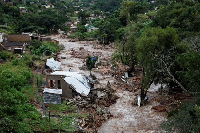 South African floods claim 341 lives, several thousands affected