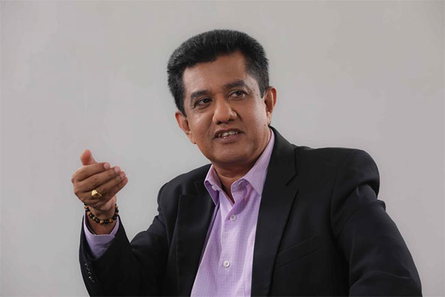 Present govt under PM Rajapaksa needs to step down  Charitha Herath