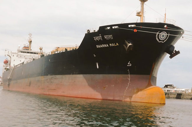 40,000 MT of petrol from India reaches Colombo