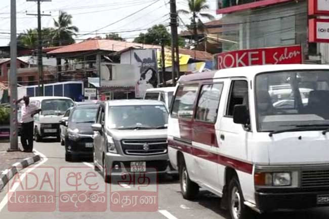 Protesters demanding LP gas block road at Pelawatte