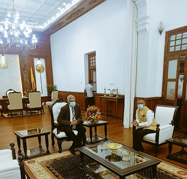 Indian High Commissioner calls on PM Ranil