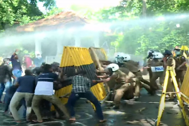 Tear gas and water cannons fired at protesting HND students