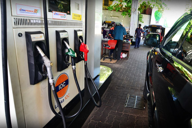 Lanka IOC also limits dispensing fuel to vehicles