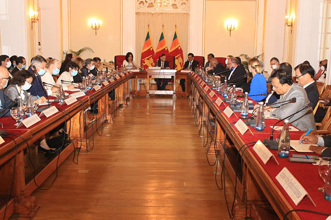 Foreign Minister briefs Colombo-based diplomatic corps on present situation in Sri Lanka