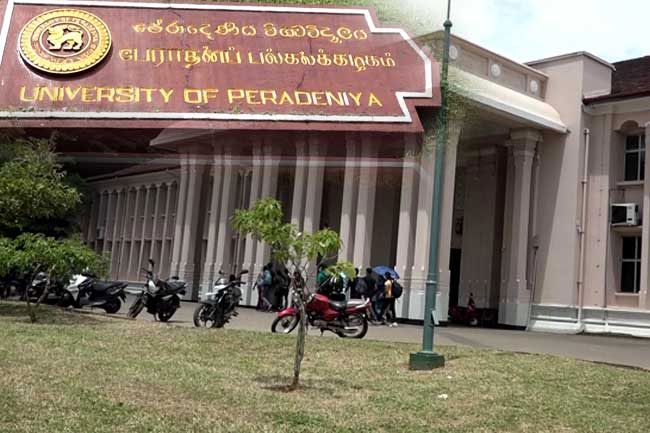 Lecturers oppose decision to close down universities