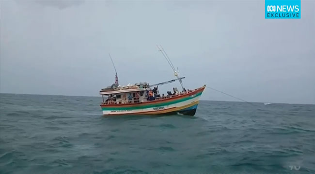 Asylum seekers return to Sri Lanka after sea intercept
