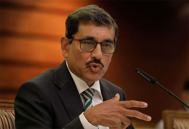 Central bank governor warns political instability may hurt IMF negotiations