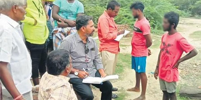 Two Sri Lankan fishermen arrested after they swim to Nagapattinam