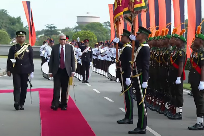 President Ranil visits Army HQ