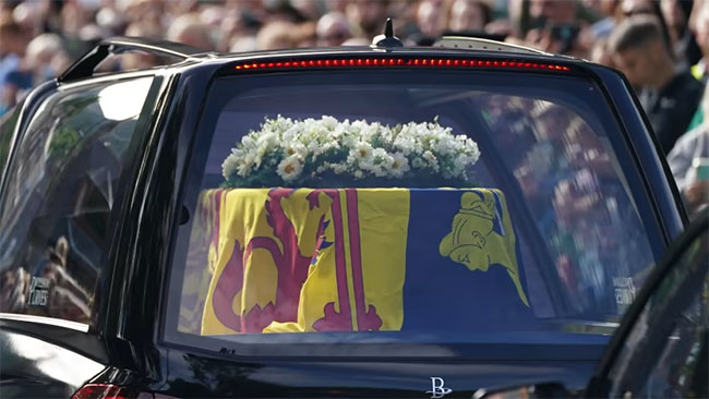 Charles proclaimed King of Scotland, Wales and Northern Ireland as queens coffin travels to Edinburgh