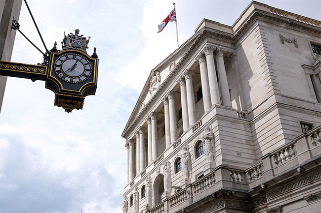 Bank of England seeks to stem bond market turmoil