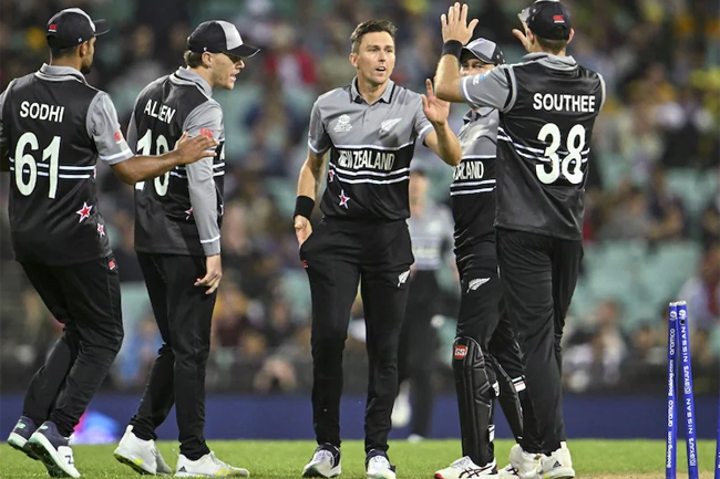 New Zealand thump Australia in T20 World Cup Super 12 opener