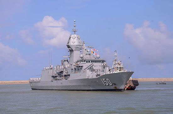 Two Royal Australian Navy ships arrive at Port of Colombo