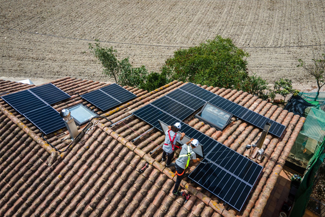 Kanchanas clarification on revising tariff rates for rooftop solar panels