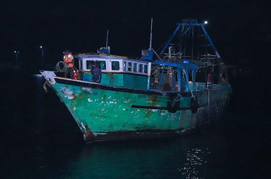 Seven Indian fishermen arrested with trawler in Sri Lankan waters