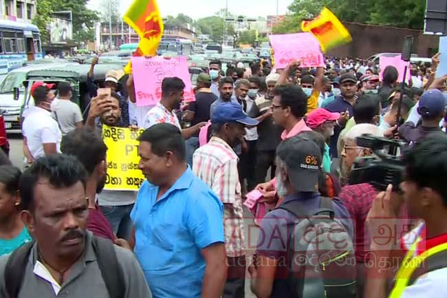 Heavy traffic in Maradana due to protest march