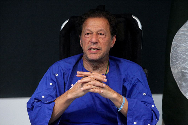 Pakistans Imran Khan to resume protest after recovering from shooting