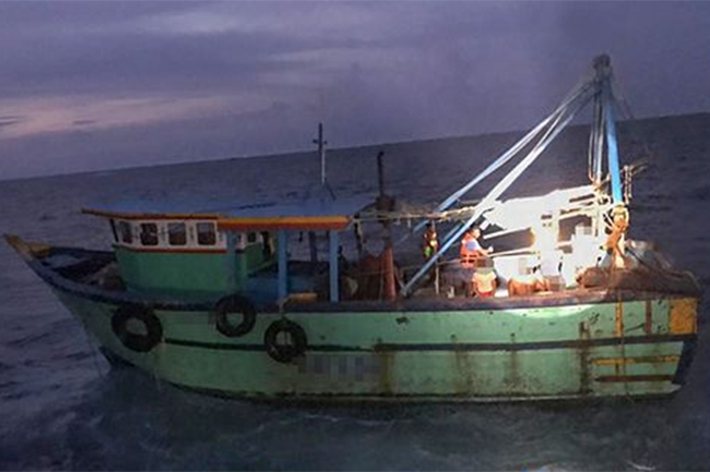 Navy seizes two poaching trawlers and 15 Indian fishermen in Sri Lanka waters