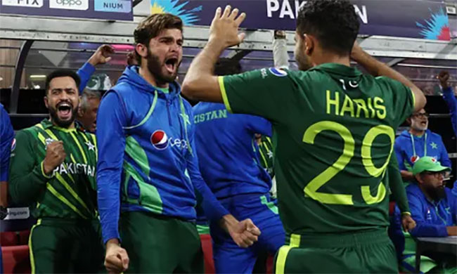 Pakistan storm into T20 WC final riding on Babar and Rizwans half-centuries