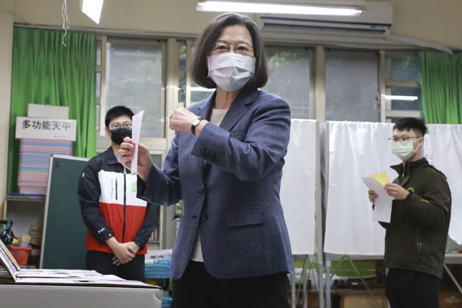 Taiwan’s president resigns as party leader after election losses